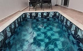 Casa nova em condominio com piscina e churrasqueira privativa